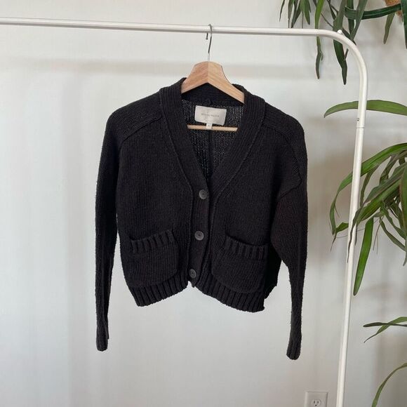 Brochu Walker Cropped Cardigan in Washed Black Linen - Picture 4 of 8